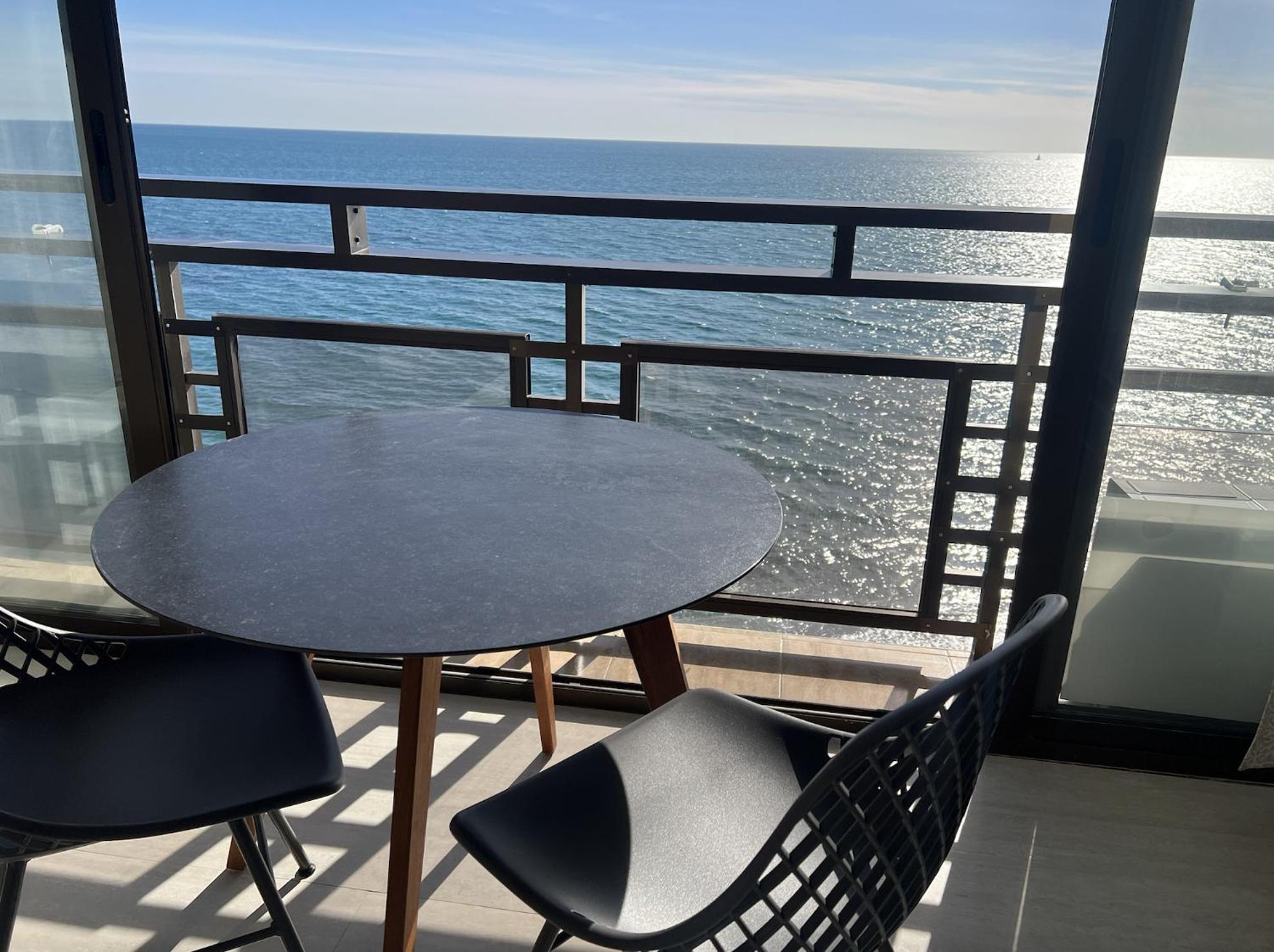 Malibu Apartament, Apartment